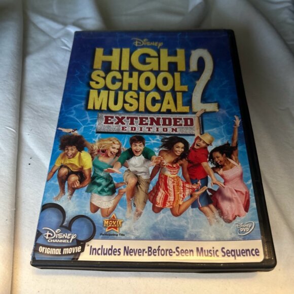 High School Musical 2 Extended Edition Starring Zac Efron DVD  Preloved - Picture 1 of 8